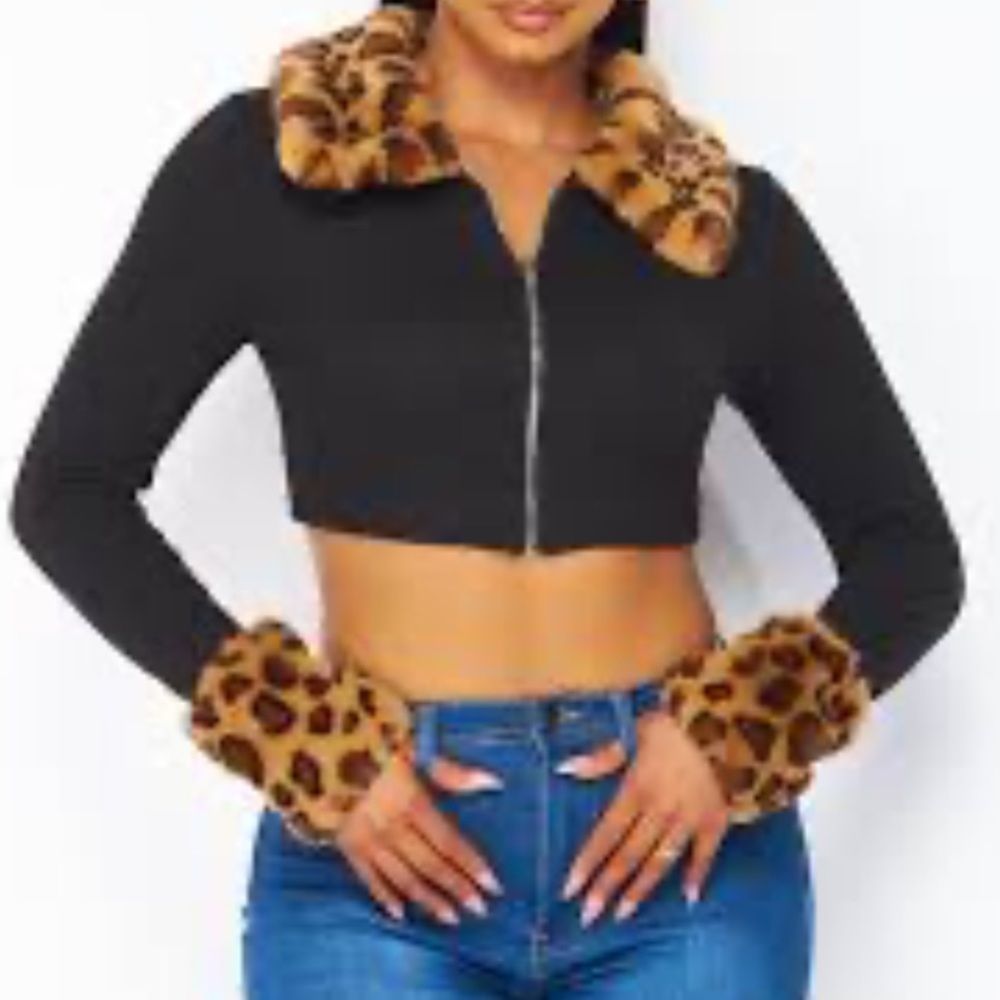 Cheetah collar & Cuff Cropped Cardigan
